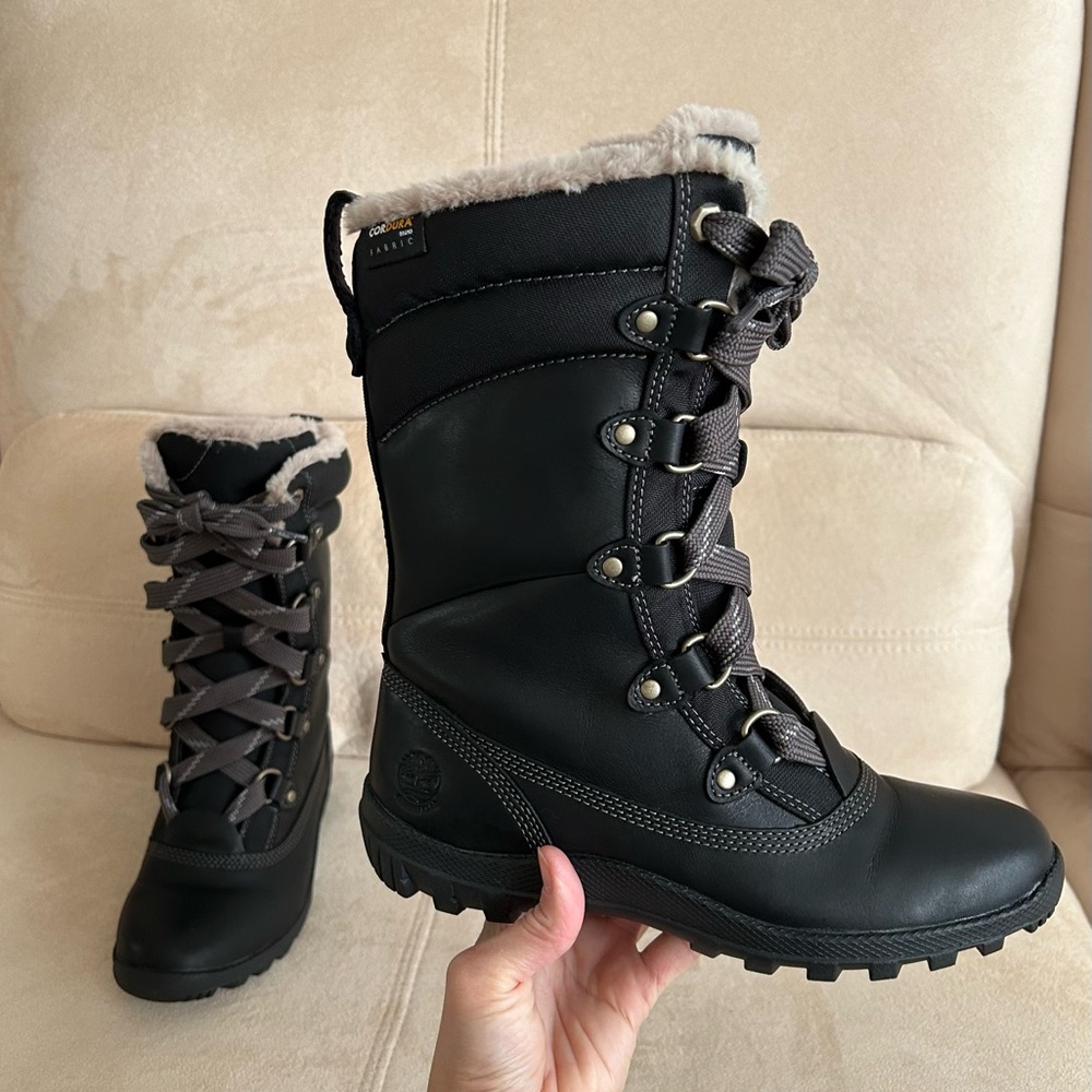 Like New Timberland Women's Earthkeepers Comfy Warm Stylish, Waterproof Boots - Picture 14 of 16